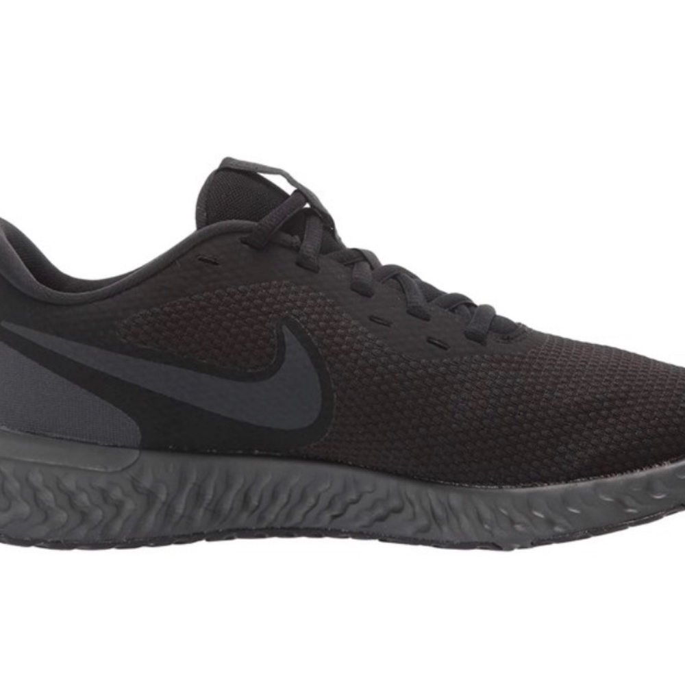 Nike Revolution